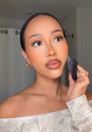 Discover the Magic of One Size Powder Melt Setting Spray