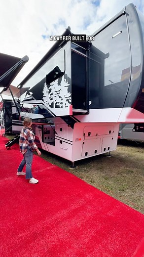 A camper built for full time RV living 🫶that has all the amenities of a traditional home #tinyhouse #camper #rvlife | Livin' That Fun Life