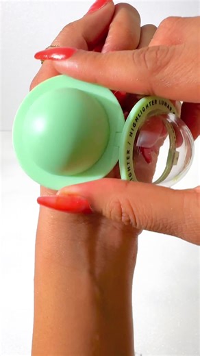 Lunar Glow Highlighter: Shine Like an Extraterrestrial