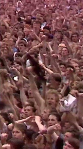 Queen LIVE AID 1985 - We Will Rock You (Freddie Mercury)