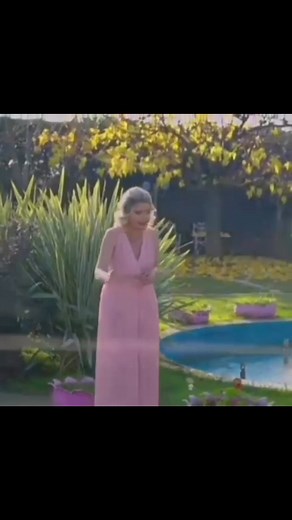 Nga ❤️ ju uroj shendet e jete te gjate 🙏🇦🇱🌎. “Goce, kismetin ta lidh Zoti. Mbaje kokën lart dhe ec përpara, se çdo gjë vjen në kohën e vet. Ashtu siç kalon moti e vjen dielli, ashtu vjen edhe kismeti. Mos u mërzit, se ajo që është për ty, të gjen patjetër.” 🌙✨❤️🙏 Me resoekt e dashuri:Vera Picari.🎤🎼❤️🙏 | Vera Picari