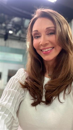 2025 brought so many blessings and memories. Thirty years with HSN, shaped by the journey and the friendships along the way. I’m forever grateful and humbled by your friendship — thank you for being part of my world. You truly are family! Wishing you love and blessings as we head into 2026 😇❤️🩷 #GratefulHeart #NewYearBlessings #Community #LifeInSeason #Thankful | Shannon Smith on TV