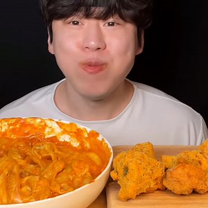 SUB) Cheese Volcano Eungdduk Cream Curry Tteokbokki & BHC Bburinkle Chicken Mukbang 🧀🔥 | REAL SOUND ASMR Korean Food #fblifestyle | Riya Kapoor