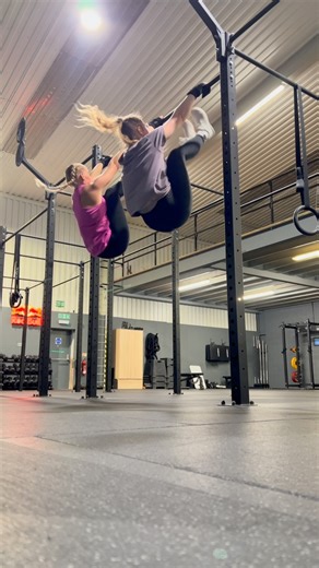 Elaine on Instagram: "Misunderstood the concept of a Toes to Bar and did an Ass to Grass instead xoxoxox"