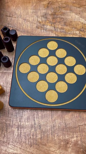 Quarto Board Game: Simple & Fast 2-Player Fun!