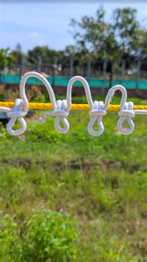 24K views · 98 reactions | easy to make loops on rope. #stringlinehitch #masterknots #SmartTip #reels #knots #Bowline #rope #paracord #clovehitch | Knot Builder | Facebook