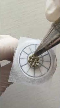 Piping Ruffled Flowers