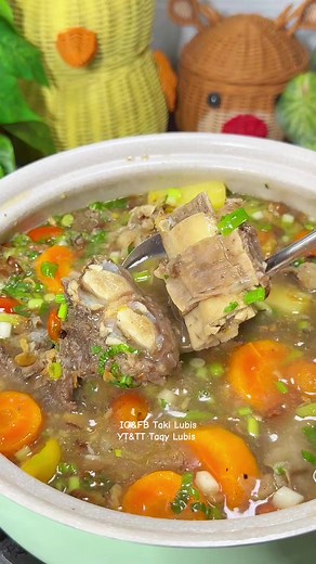 Sop Iga Sapi Campur Wortel & Kentang