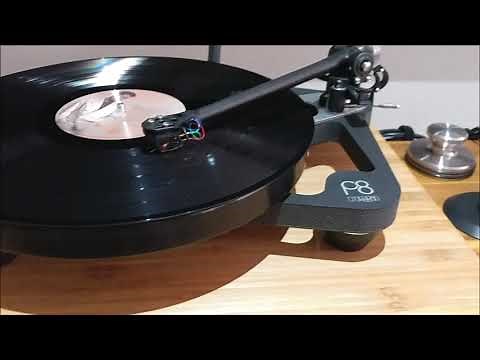 Rega P8 with Ania Cartridge using EAR 834P and Luxman L507u