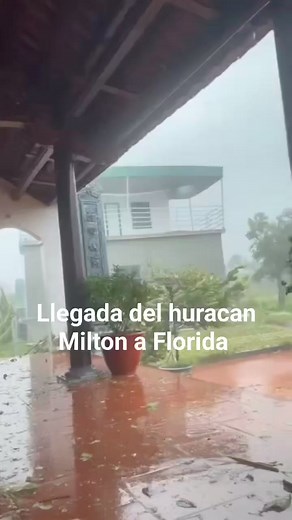 2M views · 8.5K reactions | Aquí se ve lo destructivo que es el huracán Milton en su llegada a Tampa Florida. Cabe destacar que Florida está en un zona de huracanes tanto del Pacifico como el Atlántico. Dios los Guarde. | Mi Bello Montellano | Facebook