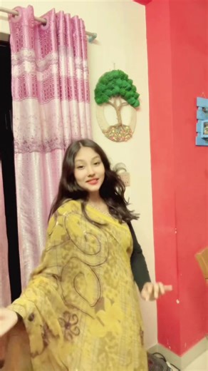 Sunduri komola nache....👀🫠