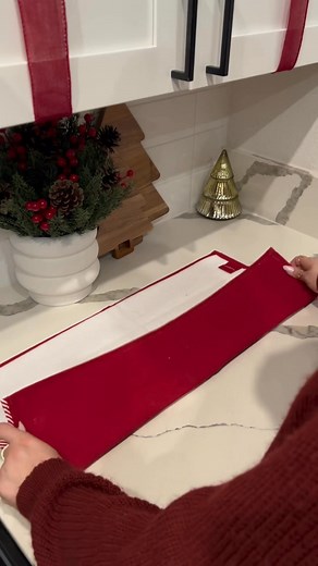 Have you tried this cute bow hack with your kitchen towels? 🎀 #christmas #christmasdecor #christmashacks #christmasfinds #HomeDecor #decorhacks #christmasmagic #budgetfriendly | Home Goodiys
