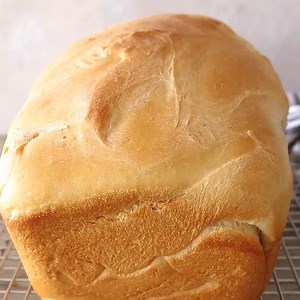 4-Ingredient Amish White Bread! Recipe in Comments ⬇ | The Slow Roasted Italian