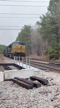 CSX 5361 leads M819 into collier yard with a MASSIVE hornshow