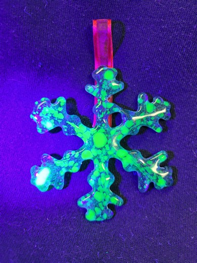 Uranium Glass Snowflake Ornament: Handmade Glowing Fused Glass - Etsy