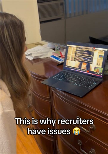 It’s CRAZYYYY how easily you can use parakeet AI to help you with your interviews like wow 🫢🤯#ai #interview #interviewtips #interviewtipsneeded #aitiktok