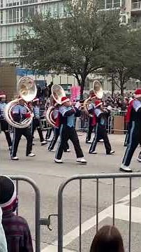 2025 Dallas Holiday Parade draws crowd to downtown Dallas #christmas #holiday #dallas #parade