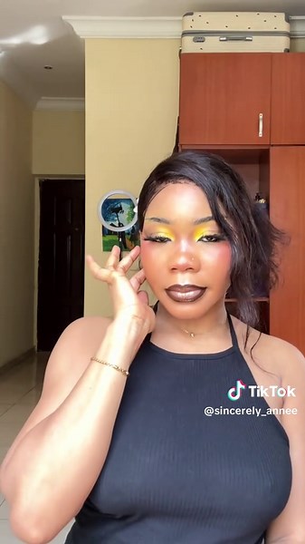 (Last one) Everybody say yellowwww. I love love this look 😍 #transition #makeuptransition #transitionidea #transitionvideo #makeuphacks