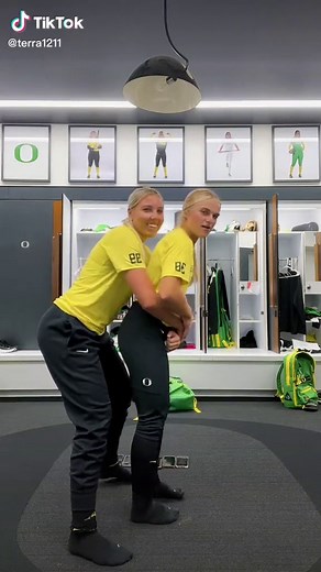 Yes I flat out dropped her 🫣 @paigesinicki #softball #running #runway #runningtrend #funny #fail #d1 #collegeathlete #collegelife #athletes