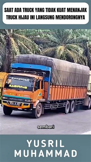 When a truck can't climb a hill, this green truck immediately helps push it #shorts