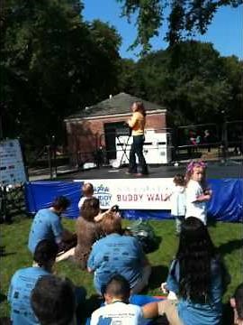 Signing Time at NYC Buddy Walk 2010 - In a House (Family) Song.MOV