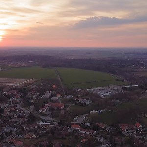 Car key burglaries 🚗🔑🏠🚨 A car key burglary, or 2-in-1 as they are sometimes known, is where a criminal breaks into your home with the specific aim of removing your car keys and stealing your car. But the more difficult you make it for them, the less likely they are to bother ❌ 📽️ Watch to find out more including ways to protect both your car and home from being targeted ⬇️ | North Yorkshire Police