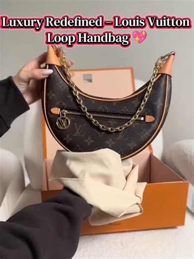 “Discover the Louis Vuitton Loop Handbag – a perfect blend of modern design and timeless luxury. Elevate your fashion game with this iconic designer bag. . . #LouisVuitton #LouisVuittonLoop #LuxuryHandbag #designerbags #fypシ゚viral