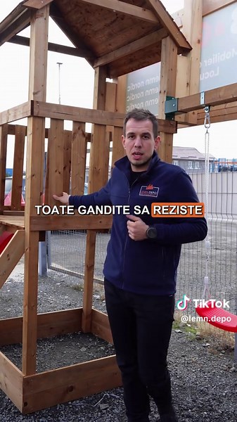 Salut! Bogdan de la lemn depo aici. În ultimii ani v-am ajutat cu tot ce a însemnat partea de materiale de construcții, în special profile din lemn. Pentru anul viitor venim cu un concept nou: mob Garden. Știu că în orice proiect se întâmplă să nu ajungă șuruburile, să mai ai nevoie de un capăt de grindă sau de câteva bucăți de lambriu. Tocmai de aceea lansăm mob Garden – proiecte la kit gata fabricate în Estonia: locuri de joacă, saune, carporturi, terase și multe altele, pregătite să le montez
