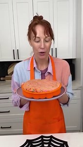 Easy Halloween cake Elaine makes an easy halloween cake with funfetti cake mix, fanta, and melting chocolate. This would be great to make with kids and grand kids! | Elaine Carol’s Kitchen