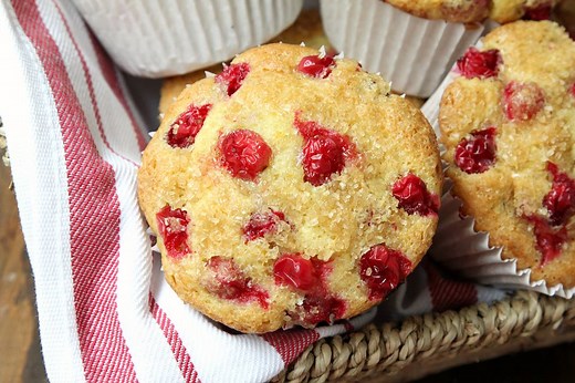 Cranberry Orange Muffins, jumbo bakery style muffins similar to the ones from Panera! Great for Christmas morning. Get the full printable recipe: https://snappygourmet.com/cranberry-orange-muffins/ | Snappy Gourmet