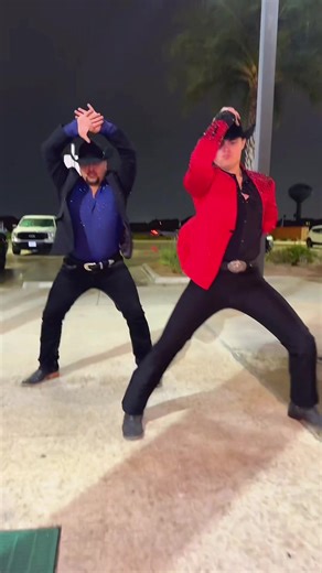 Papi chulooooo💕💕🔥🔥😈 @🤠🔥Checo👹🤘🏾 #new_trending #paratii #latino #vaquero #fyp