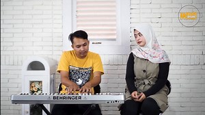 218K views · 2.8K reactions | Luntur Deswa Utomo Cover By Woro Widowati Official | Woro Widowati | Facebook