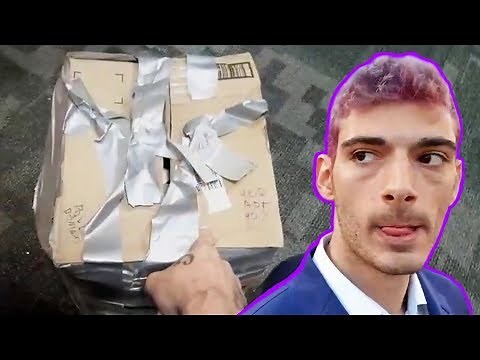 SOMEONE SENT ME A RANDOM BOX FROM THE DEEP WEB