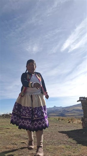 Videos de Toribia Ala💃 (@toribia_ala) con “original sound - TYLA”