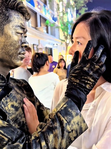 Bật tình yêu lên