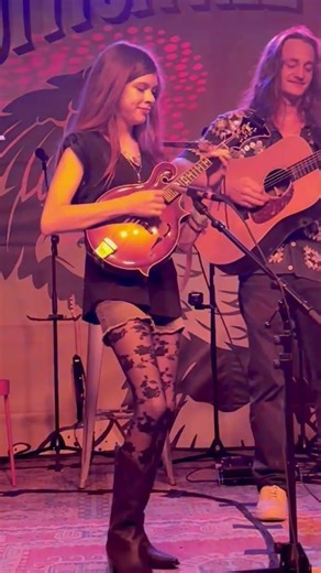 FaST Flying Fingers on THiS Song 😁