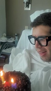 39K views · 3.3K reactions | le cantan feliz cumpleaños prichard Colón en su cama #fblifestyle | Prichard colón | Facebook