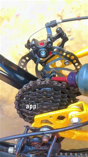 How to Clean Rusty Cycle Chain at Home 😱 Easy Trick #trending #viralvideo #memes #ytshorts #funny