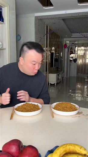 Funny Chinese couple spitting food eating | Honey lovers