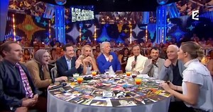 Seras-Tu Là Louane [ Michel Berger ] Et quand nos regrets viendront danser Autour de nous, nous rendre fous Seras-tu là? Pour nos souvenirs et nos amours Inoubliables, inconsolables Seras-tu là? Pourras-tu suivre là où je vais? Sauras-tu vivre le plus mauvais? La solitude, le temps qui passe Et l'habitude, regarde-les Nos ennemis, dis-moi que oui Dis-moi que oui Quand nos secrets n'auront plus cours Et quand les jours auront passé Seras-tu là? Pour, pour nos soupirs sur le passé Que l'on voulait