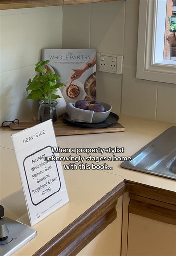 Stumbling across this book today at house inspection gave me bad vibes about this place… #applecidervinegar #thewholepantry #bellegibson