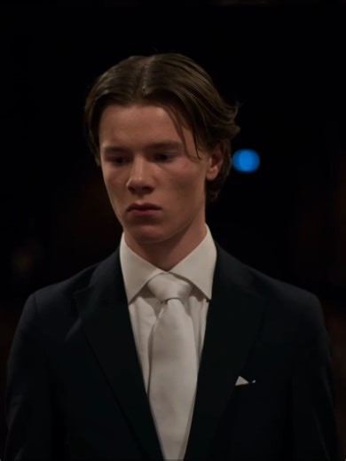 gulp... #youngroyals #youngroyalsedit #wilmon #wilmonedit #fyp | Young Royals