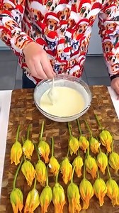 11K views · 89 reactions | Italians eat this flower and it's so good! I show you this easy and traditional italian zucchini flower recipe | Lorenzo's Easy Recipes | Facebook