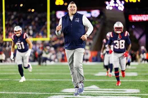 Patriots Coach Mike Vrabel Gets Bloody Lip Celebrating Final Sack in Wild Card Win