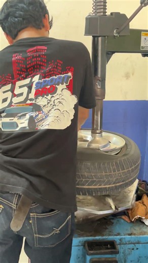 Car Tire Dismantling Process #offroad #hsr #brakesystem #machine #mechanic