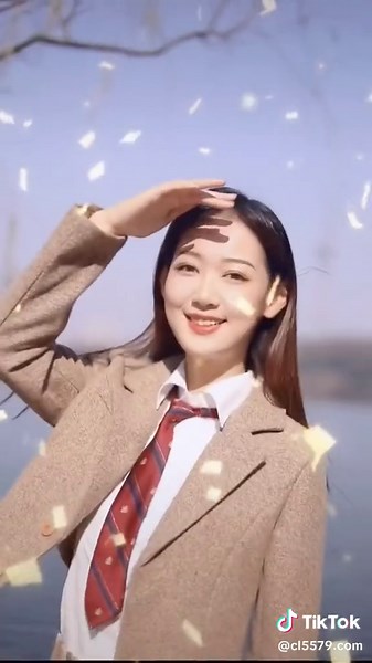 唐安琪：展现好身材与魅力