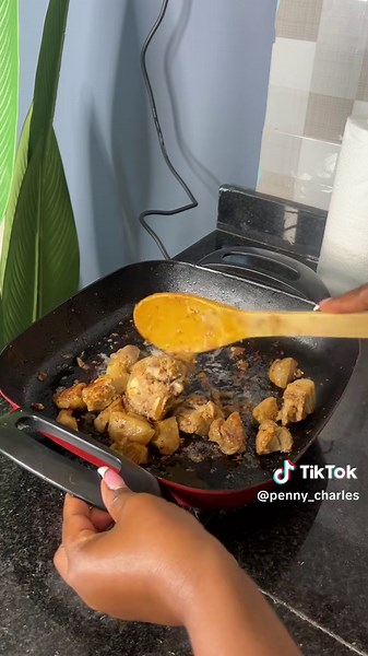 Trust the process and make dinner with me, also I felt like adding some calories today😉 I got the electric pot from @KouponZetu Deals a while back and it’s the best @Coca-Cola #dinner #DinnerIdeas #girldinner #dinnerwithme #dinnertime #mamaafrica #pennycharles