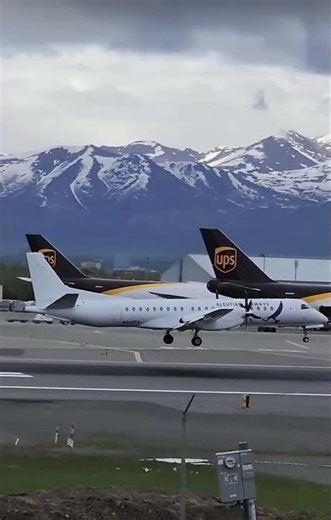 Aleutian Airways Saab 2000 landing at runway 7R Anchorage International Airport