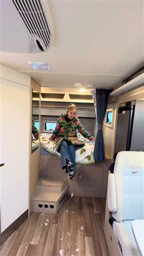 This 2023 model boasts over 20,000 kilometers on its double-expansion RV, worry-free water