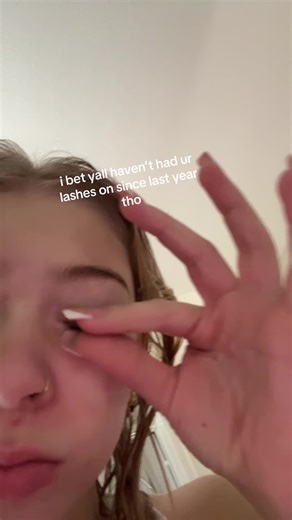 emma💗 (@shallow.oatmeal)’s video of lashes